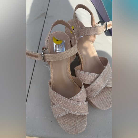 Dolce Vita Strappy Block Heel Sandals - Picture 3 of 4